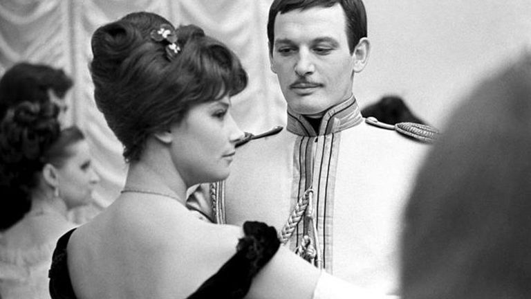 Татьяна Самойлова и Василий Лановой в фильме Анна Каренина Татьяна Самойлова и Василий Лановой в фильме Анна Каренина