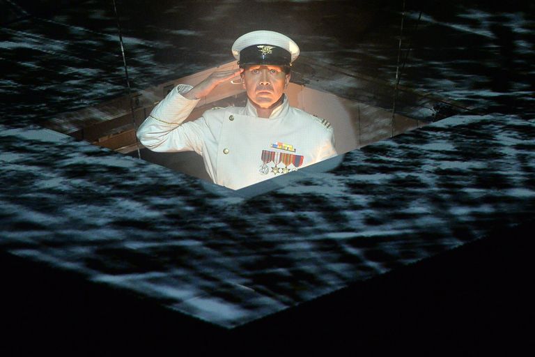 Актер Евгений Миронов в роли Тени отца Гамлета в сцене из спектакля Гамлет. Коллаж Актер Евгений Миронов в роли Тени отца Гамлета в сцене из спектакля Гамлет. Коллаж