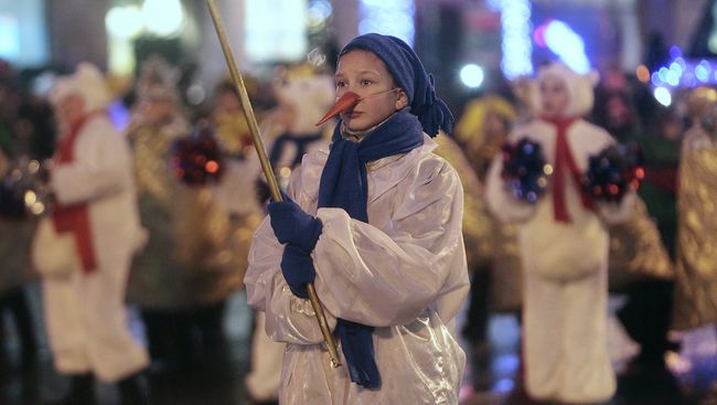 Новогоднее шествие в Петербурге. Архивное фото