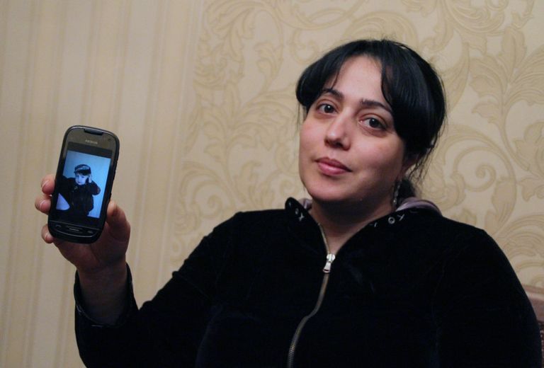 Севиль отправила боевику фото его ребенка, чтобы убедить вернуться к мирной жизни Севиль отправила боевику фото его ребенка, чтобы убедить вернуться к мирной жизни