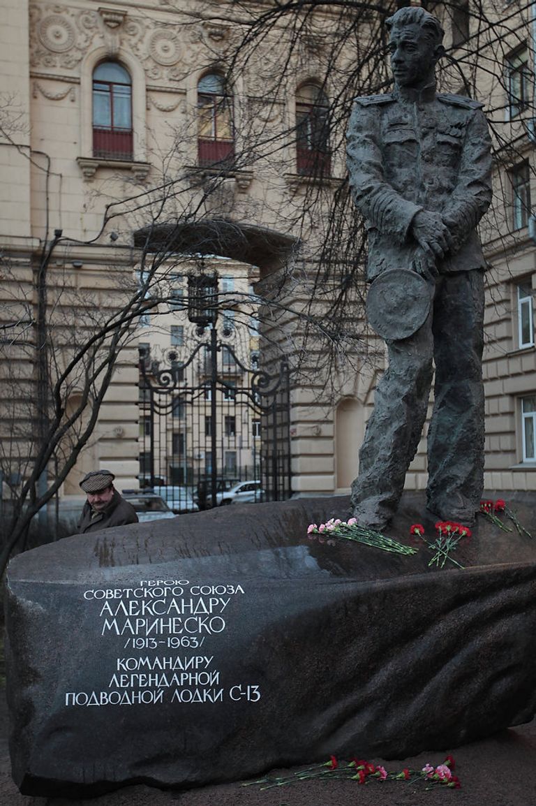 Открытие памятника подводнику Александру Маринеско