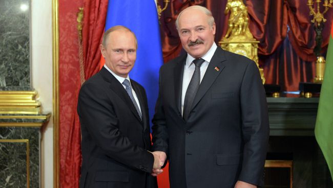 Президент России Владимир Путин и президент Белоруссии Александр Лукашенко. Архивное фото Президент России Владимир Путин и президент Белоруссии Александр Лукашенко. Архивное фото