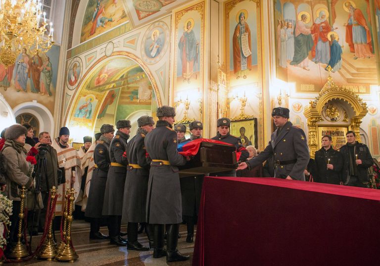 Прощание с легендарным конструктором стрелкового оружия М.Калашниковым в Ижевске Прощание с легендарным конструктором стрелкового оружия М.Калашниковым в Ижевске
