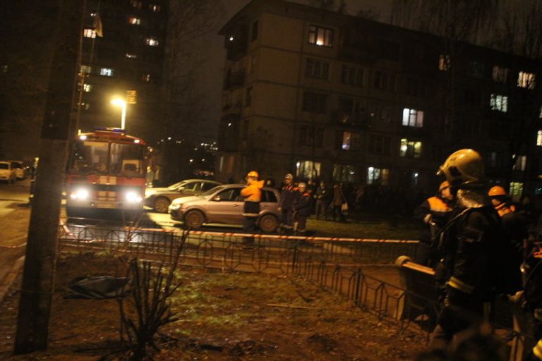 Пожар в доме на улице Ольги Форш в Калининском районе Петербурга. Фото с места событий Пожар в доме на улице Ольги Форш в Калининском районе Петербурга. Фото с места событий