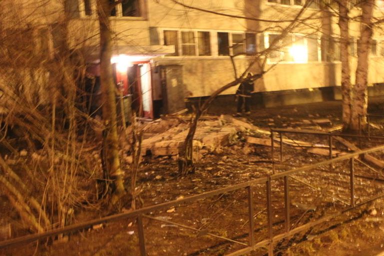 Пожар в доме на улице Ольги Форш в Калининском районе Петербурга. Фото с места события Пожар в доме на улице Ольги Форш в Калининском районе Петербурга. Фото с места события