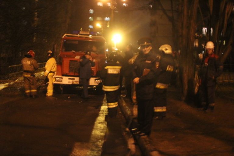 Пожар и обрушение в жилом доме на улице Ольги Форш в Петербурге. Фото с места события Пожар и обрушение в жилом доме на улице Ольги Форш в Петербурге. Фото с места события