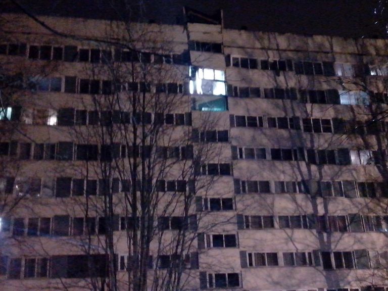 Дом по улице Ольги Форш в Петербурге после взрыва (фото со стороны двора)