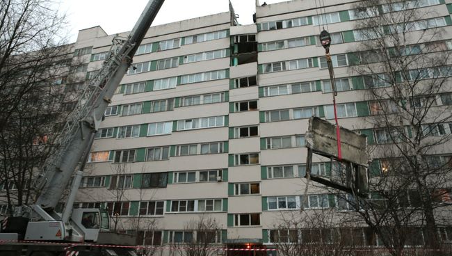 Дом по улице Ольги Форш в Петербурге после взрыва Дом по улице Ольги Форш в Петербурге после взрыва