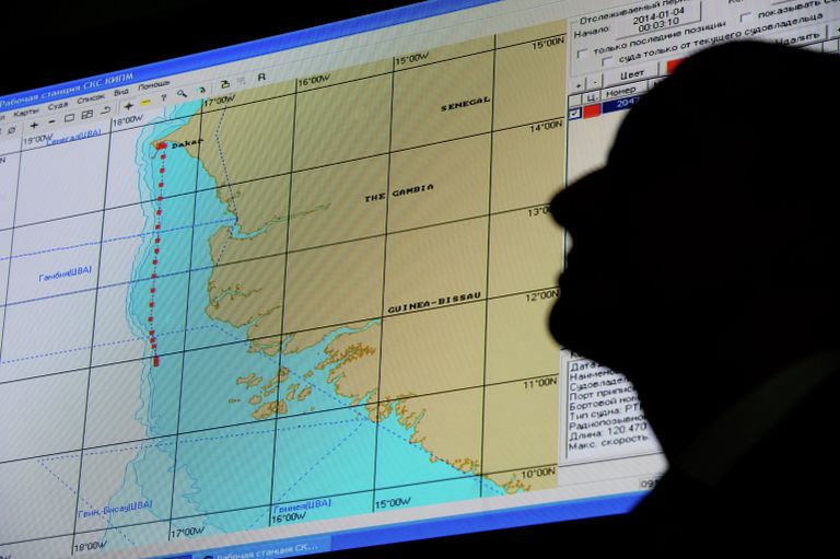 Маршрут задержанного в Сенегале судна Олег Найденов на экране Центра системы мониторинга рыболовства и связи.