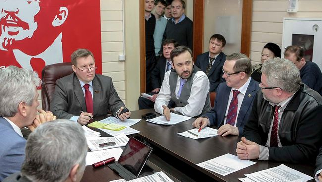 Оппозиция подписала соглашение о взаимодействии на выборах мэра Новосибирска Оппозиция подписала соглашение о взаимодействии на выборах мэра Новосибирска