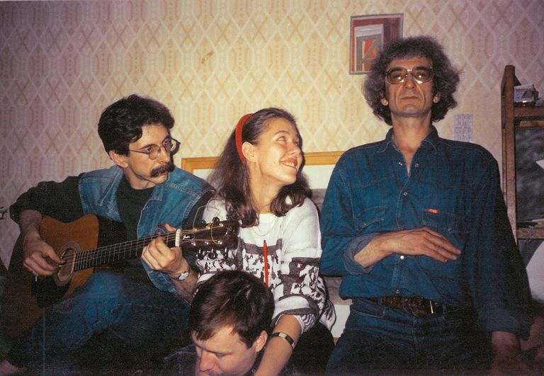 Журналисты Сергей Бунтман, Ольга Журавлева и Владимир Корсунский. 1993 год. Журналисты Сергей Бунтман, Ольга Журавлева и Владимир Корсунский. 1993 год.