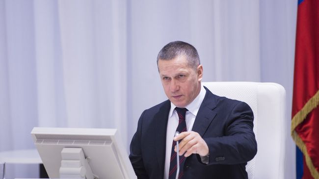 Полпред президента в ДФО Юрий Трутнев на совещании во Владивостоке
