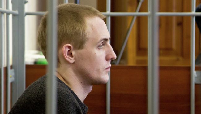 Обвиняемый в убийстве псковского священника Сергей Пчелинцев в зале суда