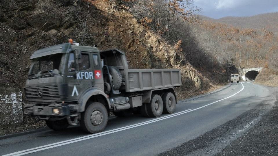 Грузовики KFOR в Косово Грузовики KFOR в Косово - РИА Новости, 1920, 17.08.2022