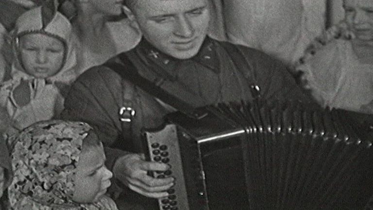Детский утренник в бомбоубежище. Новый год в блокадном Ленинграде Детский утренник в бомбоубежище. Новый год в блокадном Ленинграде
