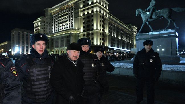 Во время акции в поддержку обвиняемых по болотному делу на Манежной площади