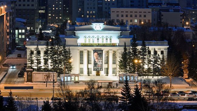 Камерный зал Новосибирской государственной филармонии. Архивное фото Камерный зал Новосибирской государственной филармонии. Архивное фото