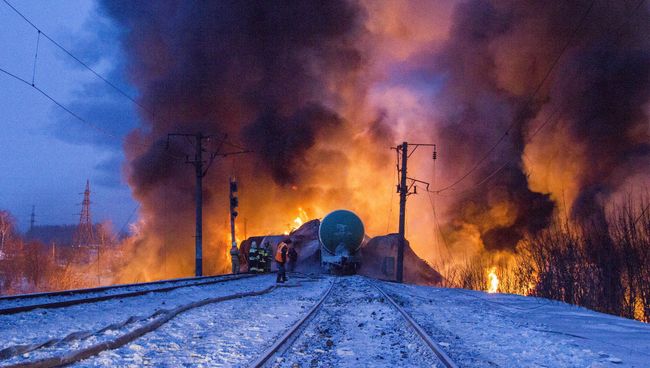 Цистерны с конденсатом сжиженного газа сошли с рельс в Кировской области Цистерны с конденсатом сжиженного газа сошли с рельс в Кировской области
