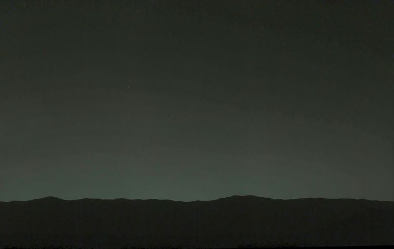 Земля на снимке Curiosity в ночном небе Марса Земля на снимке Curiosity в ночном небе Марса
