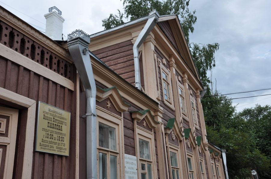 Дом с мезонином Дом с мезонином