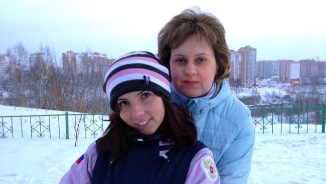 Томская фристайлистка Анна Миртова с мамой Натальей, архивное фото Томская фристайлистка Анна Миртова с мамой Натальей, архивное фото