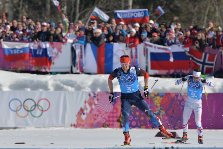 Слева направо: Максим Вылегжанин (Россия), Иван Перрийя Буате (Франция) на финише