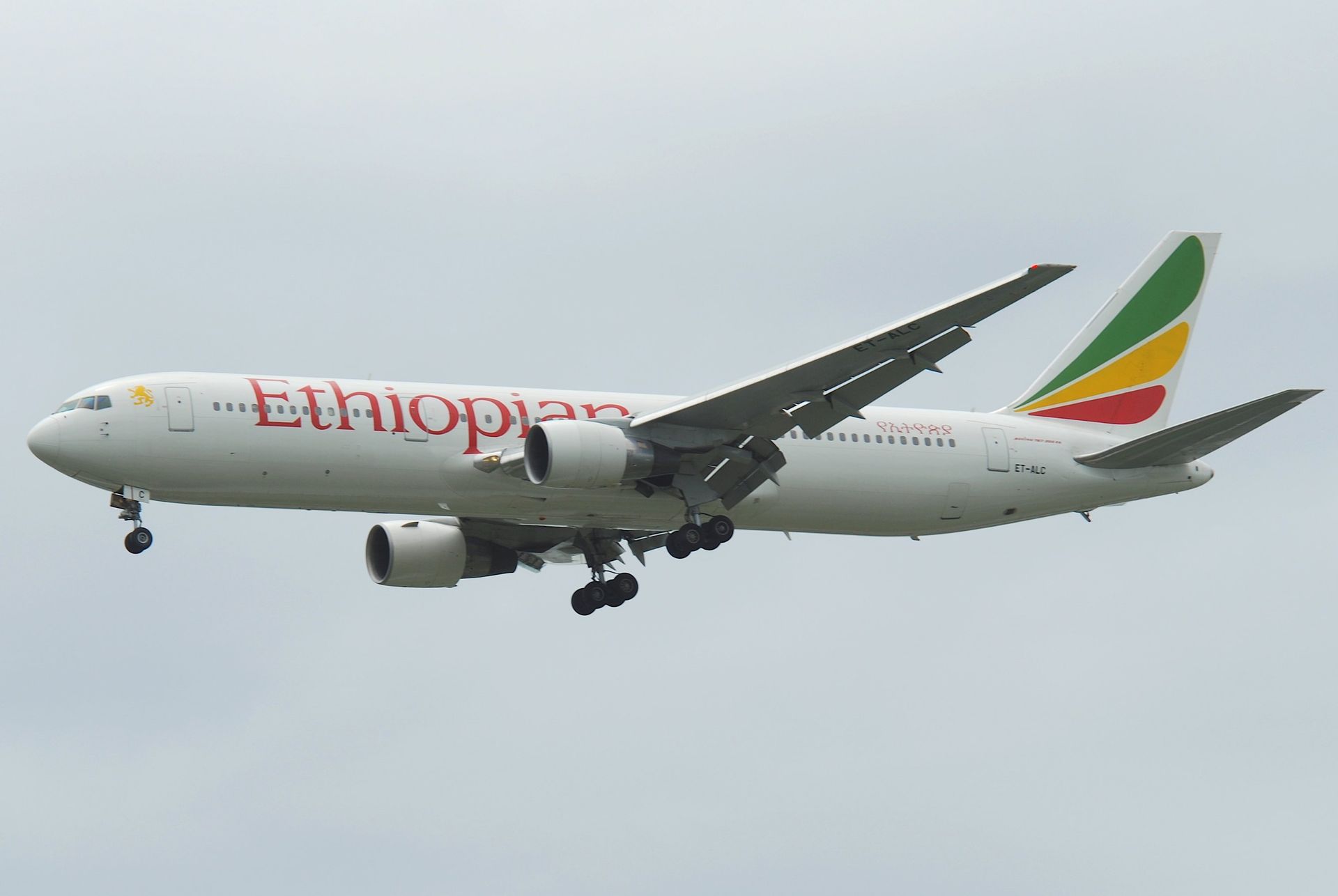 Лайнер Boeing 767-300 авиакомпании Ethiopian Airlines Лайнер Boeing 767-300 авиакомпании Ethiopian Airlines - РИА Новости, 1920, 14.10.2024