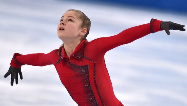 Юлия Липницкая (Россия) выступает в произвольной программе женского одиночного катания на соревнованиях по фигурному катанию Юлия Липницкая (Россия) выступает в произвольной программе женского одиночного катания на соревнованиях по фигурному катанию