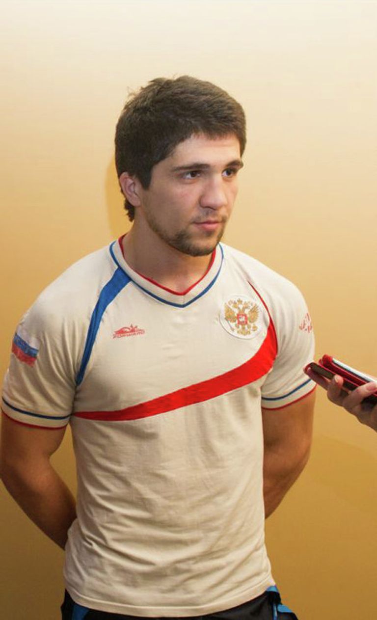 Боксер Сослан Асбаров Боксер Сослан Асбаров