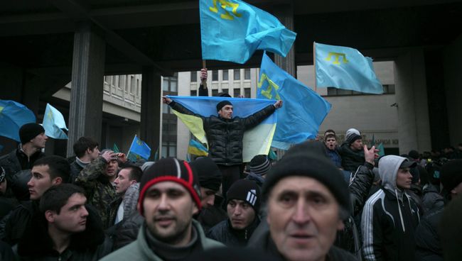 Митинг у здания Верховного совета Крыма
