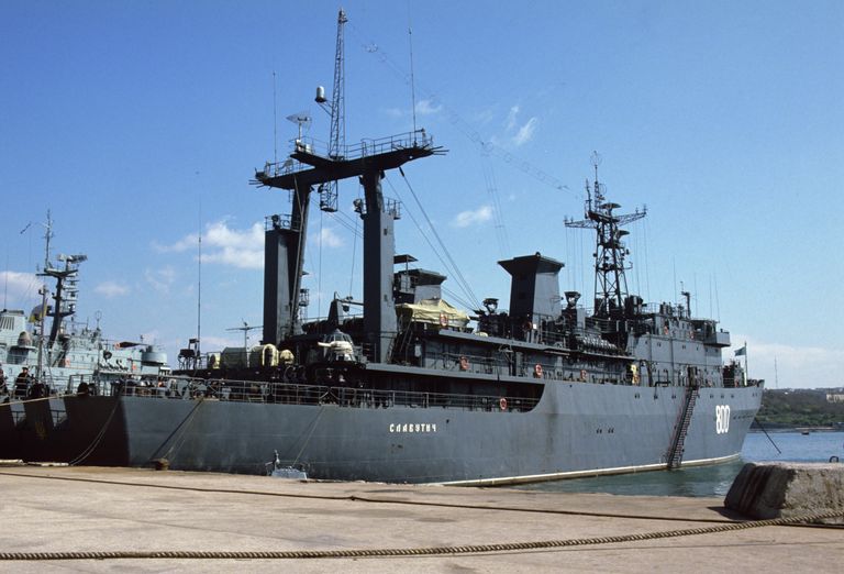 Корабль управления ВМС Украины Славутич