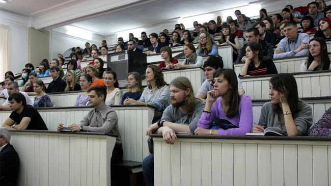 Студенты-медики на ярмарке вакансий в Томске, фото с места события Студенты-медики на ярмарке вакансий в Томске, фото с места события