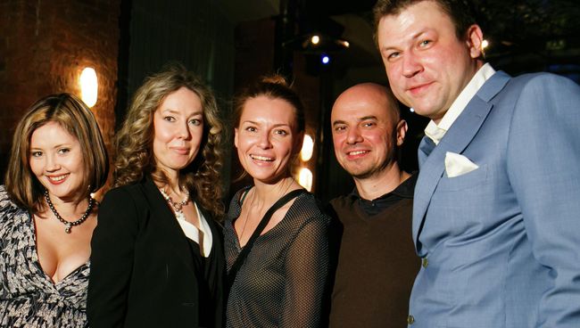 Екатерина Двигубская, Екатерина Полозова, Влад Маленко, Михаил Довженко во время игры Студии Довженко