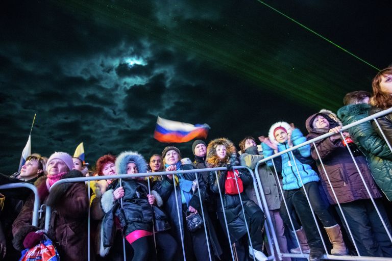 В центре Симферополя проходит праздничный концерт в честь референдума В центре Симферополя проходит праздничный концерт в честь референдума