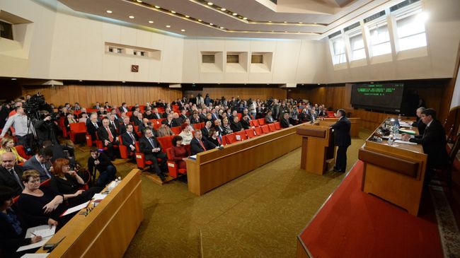 Депутаты парламента Крыма приняли решение о независимости автономии