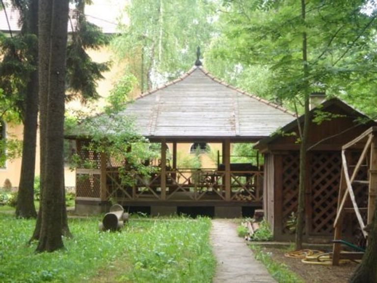Беседка, пергола или бельведер? Как обустроить зону отдыха на даче Беседка, пергола или бельведер? Как обустроить зону отдыха на даче