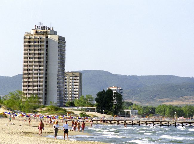 На побережье курорта Солнечный Берег