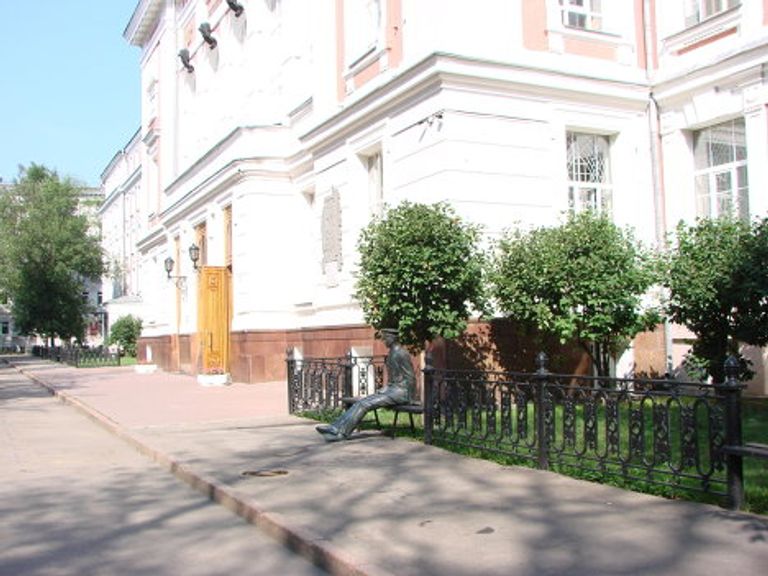 Памятник студенту, Москва Памятник студенту, Москва