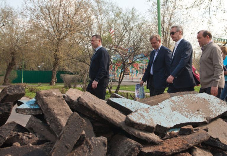 Сергей Собянин проинспектировал ход работ по благоустройству в ЦПКиО им. Горького Сергей Собянин проинспектировал ход работ по благоустройству в ЦПКиО им. Горького