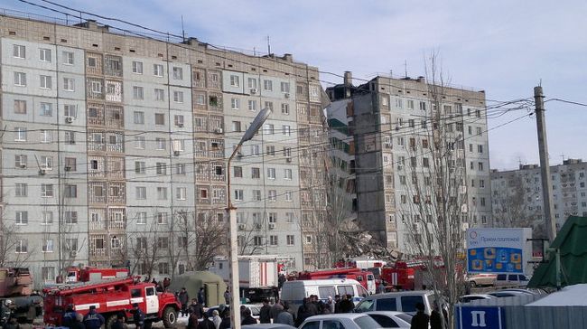 Обрушение жилого дома в Астрахани Обрушение жилого дома в Астрахани