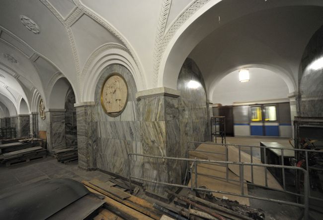 Реконструируемая станция метро Парк культуры кольцевой линии.