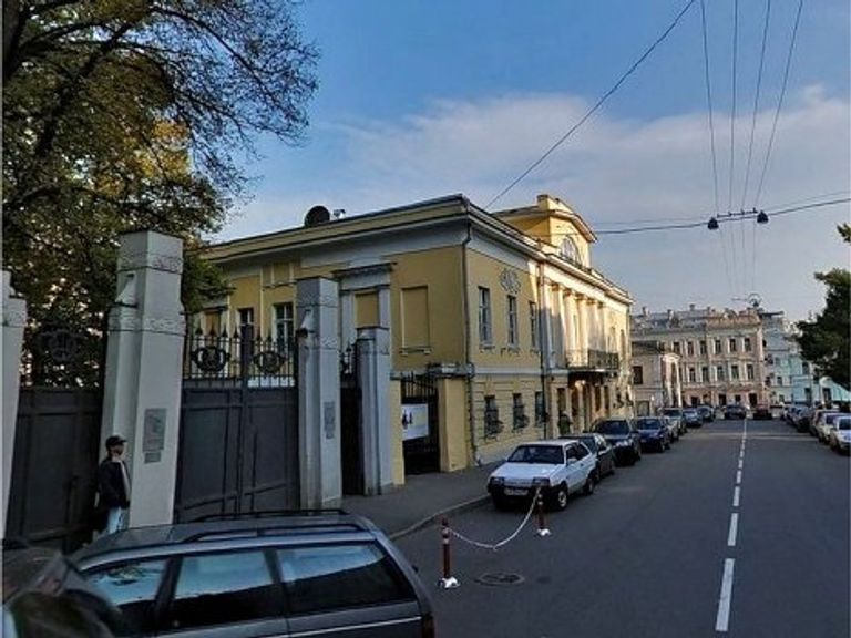 Главный дом усадьбы Глебовых – Бурышкиных Главный дом усадьбы Глебовых – Бурышкиных