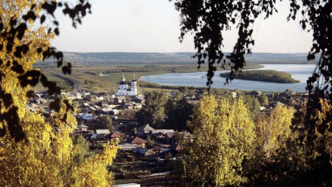Вид на поселок Комарово с холма