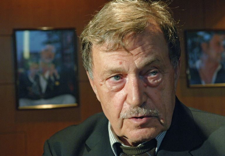Писатель Василий Аксенов Писатель Василий Аксенов