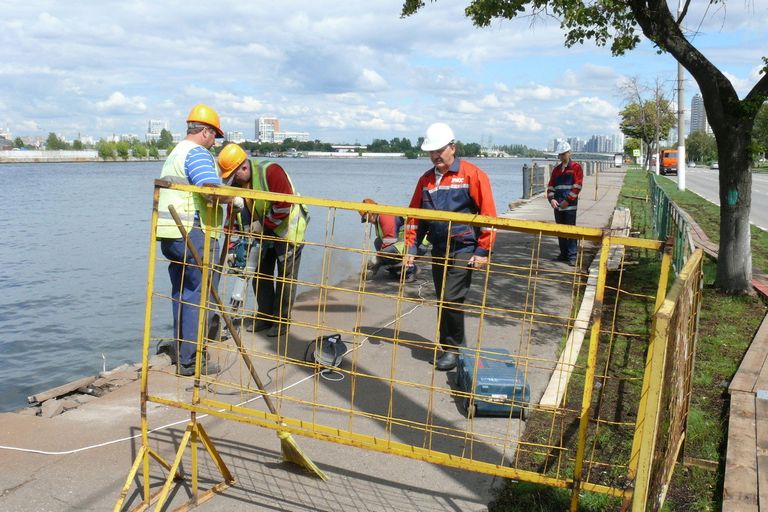 Сотрудники ГБУ Гормост за работой