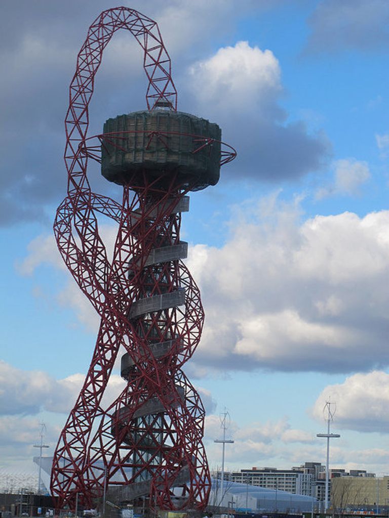 Скульптура ArcelorMittal Orbit в Лондоне Скульптура ArcelorMittal Orbit в Лондоне