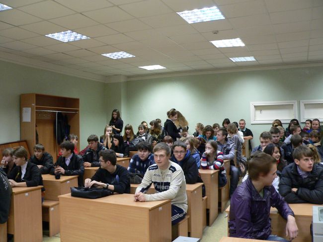 Студенты в аудитории КГУ