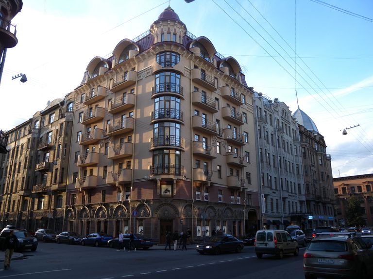 Дом в Манежном переулке в Петербурге Дом в Манежном переулке в Петербурге