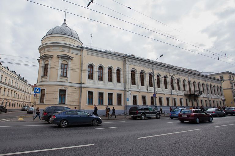 Усадьба князей Волконских на Воздвиженке, 9