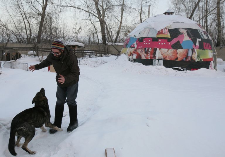 Житель Новосибирска построил себе круглый дом Житель Новосибирска построил себе круглый дом